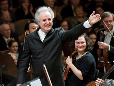 Česká filharmonie rozezní kina v mimořádném předvánočním koncertu