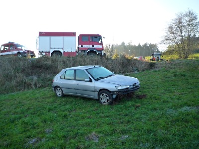 V Roztokách u Jilemnice zemřel při havárce řidič osobního auta