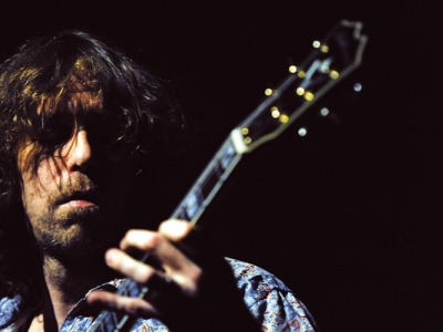 Napříč 2013 je komorní festival s podtitulem Kytaristé napříč žánry 