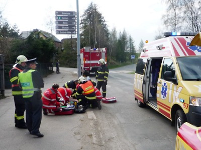 Řidič skútru narazil v Jilemnici do lampy a na místě zemřel