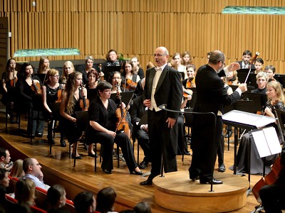 Podkrkonošský symfonický orchestr doplní sólisté Národního divadla