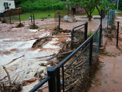 Obrazem: Co dokázal vodní živel po prudké bouřce v Libštátě