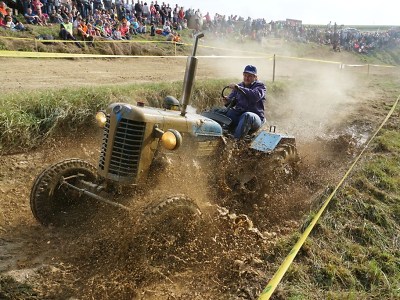 Příznivci traktorů se sjedou do Bozkova na 16. ročník závodu