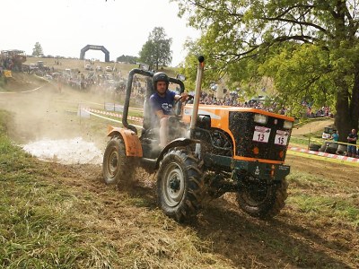FOTO: Fanoušci si v Bozkově naplno užili 15. ročník sjezdu traktorů