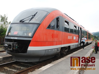 FOTO: Vlak Siemens Desiro projížděl poprvé Pojizeřím