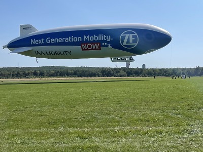 Zeppelin ZF brázdí nebe nad Českem, proletí i nad Jabloncem