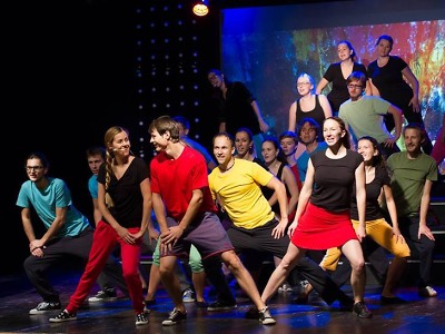 Lomničtí herci roztančí KC Golf pořadem Z muzikálu do muzikálu II