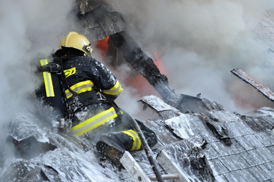 Požár roubenky v Bozkově ve středu 31. října 2012<br />Autor: HZS Libereckého kraje, Petr Kousal, ÚO Semily