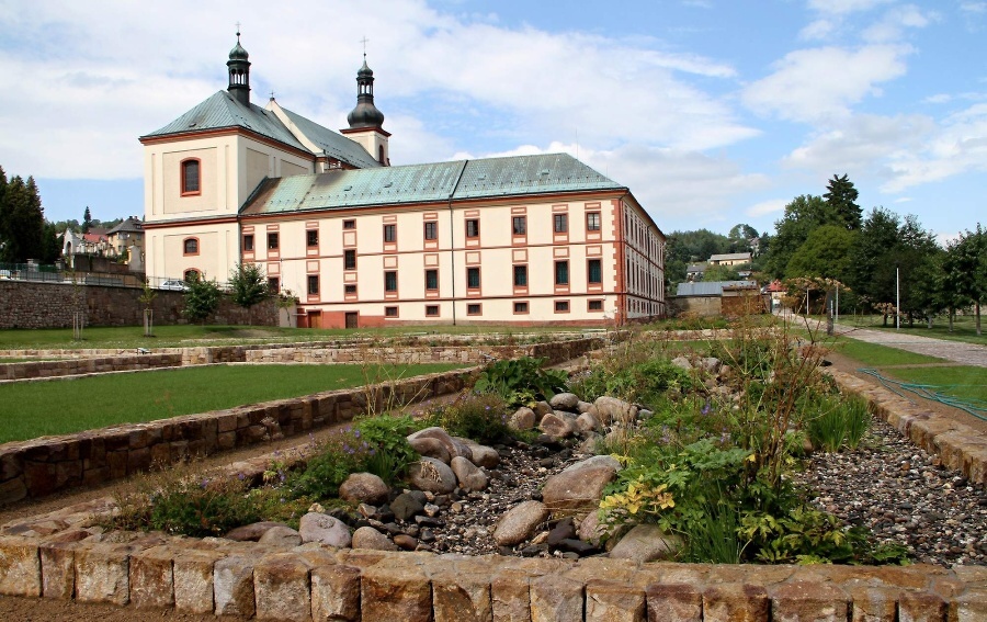 Otevření rekonstruované zahrady bývalého augustiniánského kláštera ve Vrchlabí<br />Autor: Jiří Novák