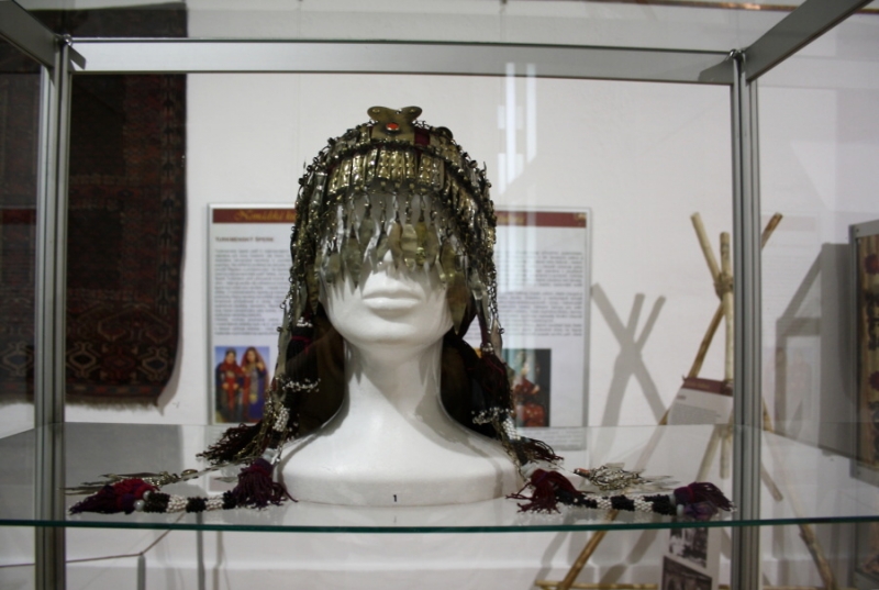 Výstava V srdci Hedvábné stezky - umění a řemeslo Střední Asie v turnovském muzeu