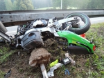 Nehoda motorky a osobního auta na silnici /65 u Rádla