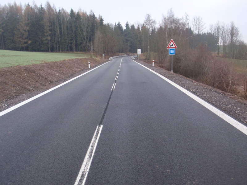 Rekonstruovaná silnice ve Studenci<br />Autor: Archiv KÚ Libereckého kraje