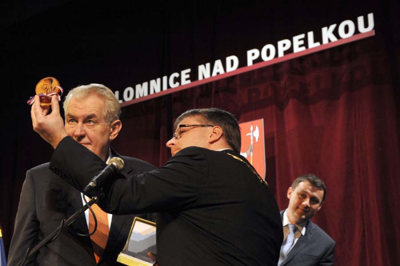 Prezident při návštěvě Lomnice nad Popelkou<br />Autor: Archiv KÚ Libereckého kraje