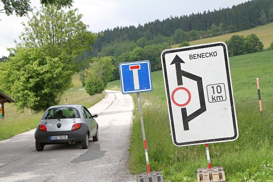 Zahájení rekonstrukce silnice na úseku Štěpanická Lhota - Benecko<br />Autor: Jiří Novák