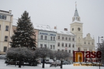 Vánoční strom září na náměstí Českého ráje v Turnově