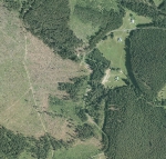 Srovnávací ortofotografie oblasti Žacléřských Bud 2005 a 2007 s plošným poškozením lesa po orkánu