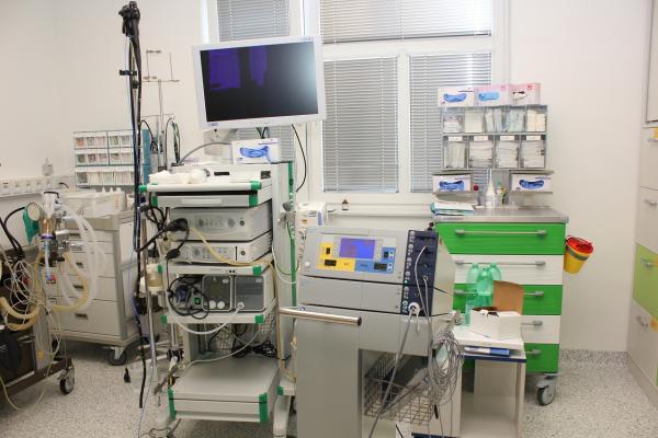Předání přístroje Přístroj ERBE APC2 IBD centru turnovské nemocnice<br />Autor: Anna Šupíková