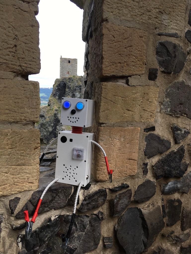 Robot Čenda zavítá na hrad Trosky<br />Autor: Archiv NPÚ, ÚPS na Sychrově