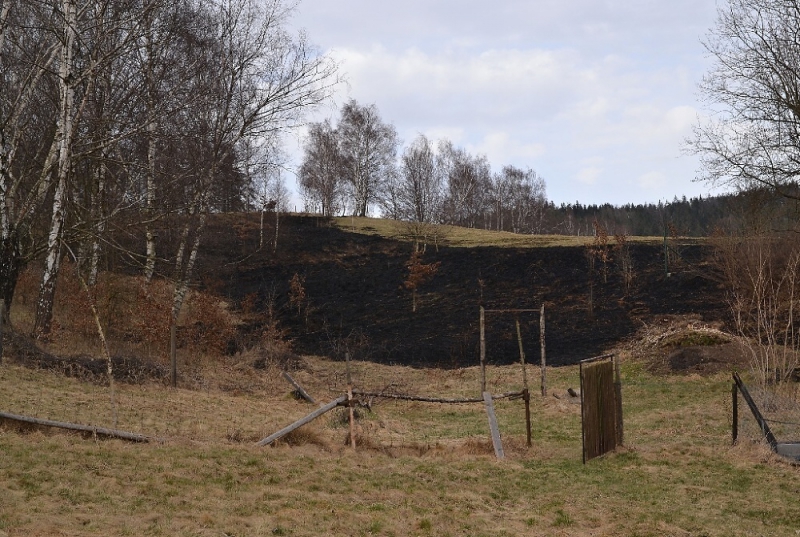 Následky po pálení trávy ve Vratislavicích nad Nisou<br />Autor: HZS Libereckého kraje, Tomáš Erban