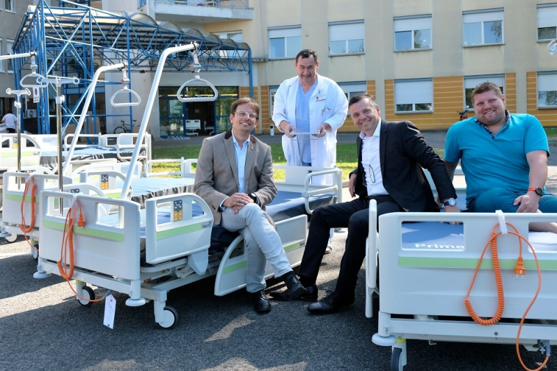 Nová moderní elektricky polohovatelná nemocniční lůžka pro turnovskou nemocnici<br />Autor: Pavel Charousek