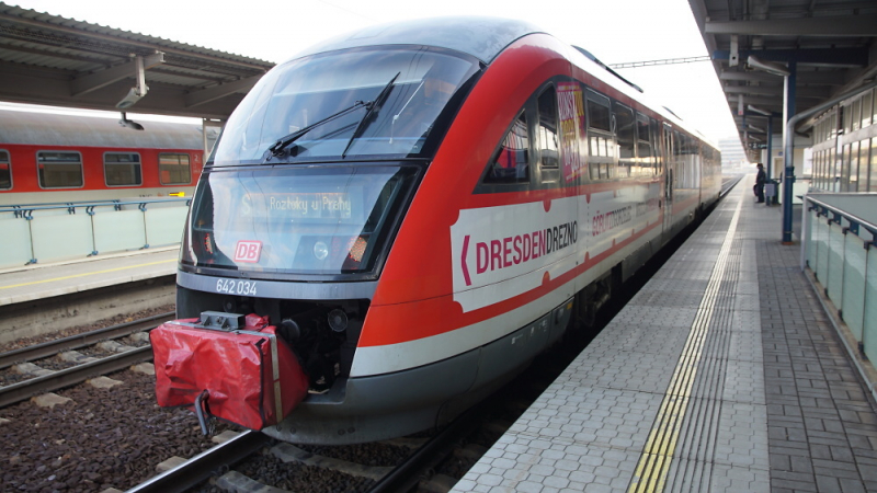 Moderní nízkopodlažní vlaky Siemens Desiro<br />Autor: Archiv Arriva Transport ČR
