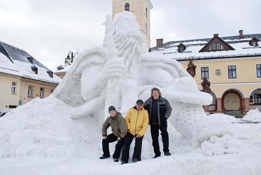 Sněhová socha Krakonoše na jilemnickém náměstí<br />Autor: Jana Mičkalová
