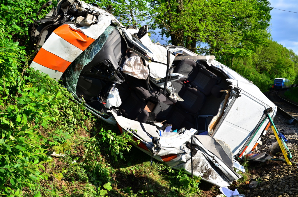 Nehoda dodávky a vlaku u Stráže nad Nisou<br />Autor: HZS Libereckého kraje, Jaromír Mottl