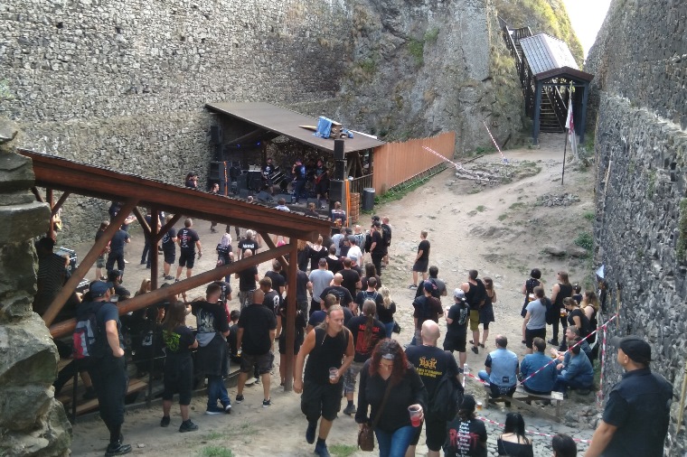 Benefiční metalový koncert na hradě Trosky pro Samíka<br />Autor: Archiv KÚ Libereckého kraje