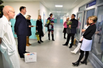 Malý Kristián v českolipské nemocnici s rodiči a hosty