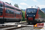 Vlaky Arrivy Siemens Desiro se křižují na semilském nádraží