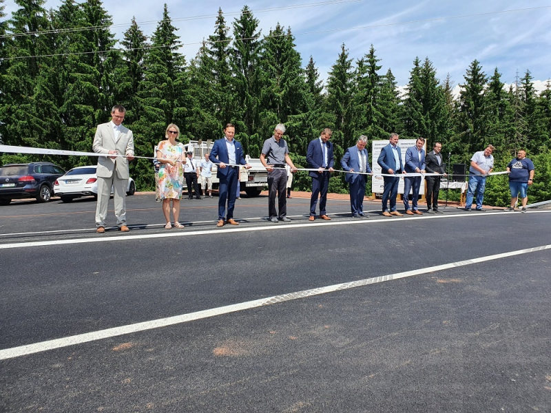 Otevření nové silnice z Podbozkova do Cimbálu<br />Autor: Archiv KÚ Libereckého kraje