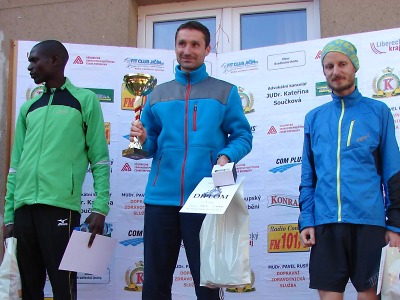 Závod 2HRADY kořistí Jiřího Magála a Táni Metelkové