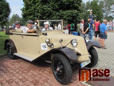 Obrazem: Oslavy 50 let založení Veteran Car clubu v Jablonci