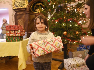 Sbírka Krabice od bot: třetina dárků ještě vyhlíží svého dárce