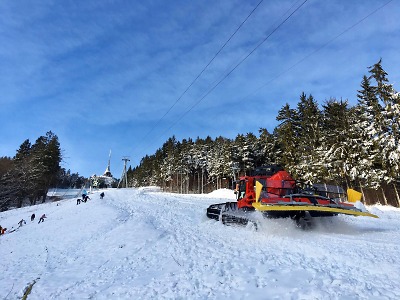 O víkendu startují zimní sezonu skiareály na Ještědu i v Rokytnici