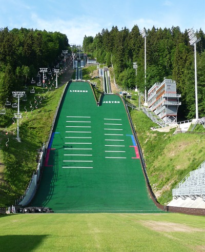 Evu Samkovou vyzývá k boji skokanský můstek na Ještědu! 