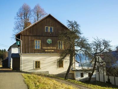 Kam za zapadlými vlastenci? Do památníku v Pasekách nad Jizerou