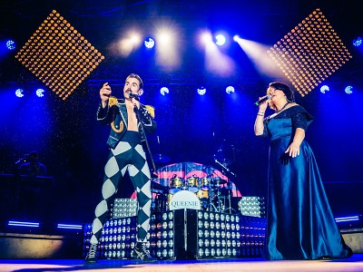 Kapela Queenie rozproudila energii na zámku Sychrov