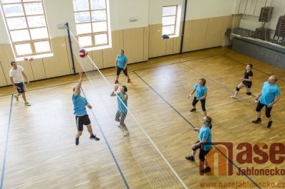 Obrazem: Volejbalový turnaj v sokolovně ve Zlaté Olešnici