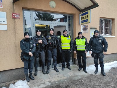 Policisté a strážníci spolu ve službě v Železném Brodě