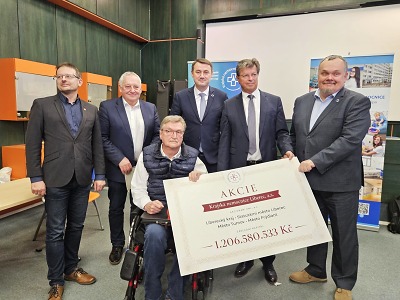 Vlastníci Krajské nemocnice převzali nové akcie sjednoceného subjektu