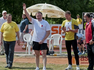 FOTO: Vrh koulí osobností vyhrál v Turnově starosta Smržovky