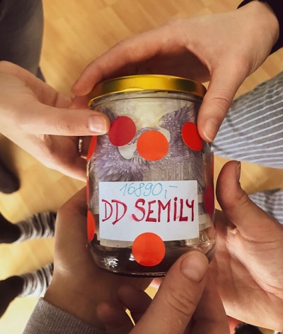 Charitativní bazárek podruhé přinese radost dětem z DD Semily