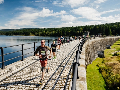 Přes tři tisíce běžců dorazilo na letní verzi Jizerské 50