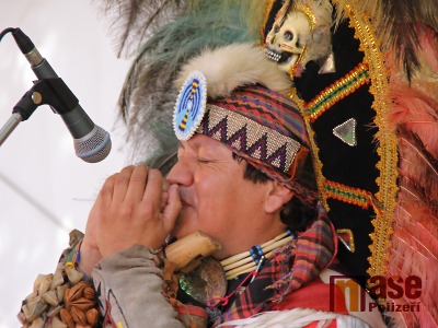FOTO: Na nádvoří lomnického zámku se podruhé hrálo pro Míšu