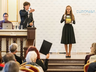 Benefiční aukce Euronisa opět ukázala, že umění může pomáhat