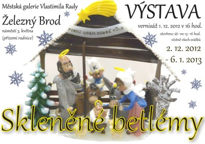 Skleněné betlémy můžete obdivovat v přízemí železnobrodské radnice