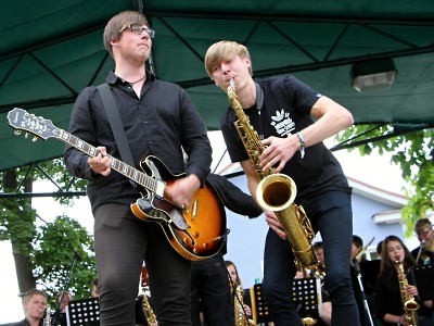Obrazem: Koncert Big Band Open air zaplnil vrchlabské náměstí