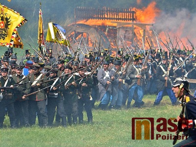 FOTO: Po 150 letech proběhla znovu bitva u Hradce Králové