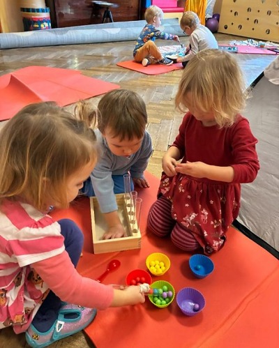 Dubnový program Centra pro rodinu Náruč